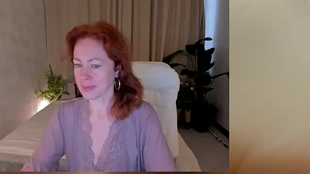 Snapshot of LeticiaRomano chatting on 05-29-26, 04:21 LeticiaRomano online show from 05-29-26, 04:21