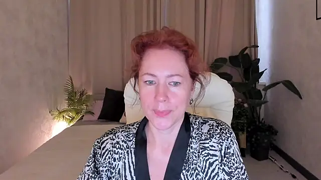 Snapshot of LeticiaRomano chatting on 05-30-26, 03:58 LeticiaRomano online show from 05-30-26, 03:58
