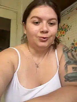 Nenssy555 online show from 04-10-26, 01:38