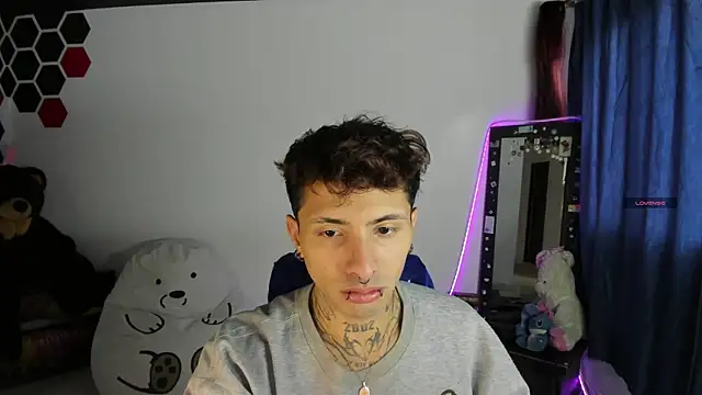 Wall ee- online show from 03-13-26, 04:57