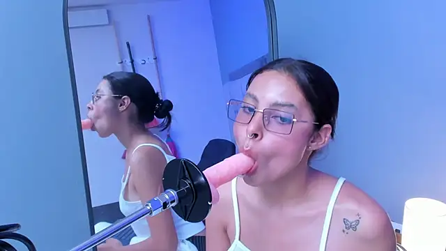 Lia owenss online show from 03-21-26, 07:17