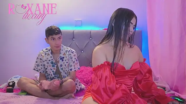 Snapshot of Roxan_Luxe chatting on 03-18-26, 04:26 Roxan Luxe online show from 03-18-26, 04:26