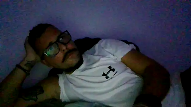 Snapshot of yanick931 chatting on 03-30-26, 12:00 yanick931 online show from 03-30-26, 12:00