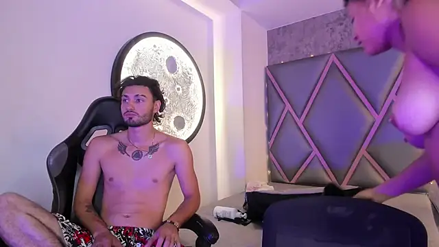 Snapshot of Wolf_Kitty chatting on 04-01-26, 01:41 Wolf Kitty online show from 04-01-26, 01:41