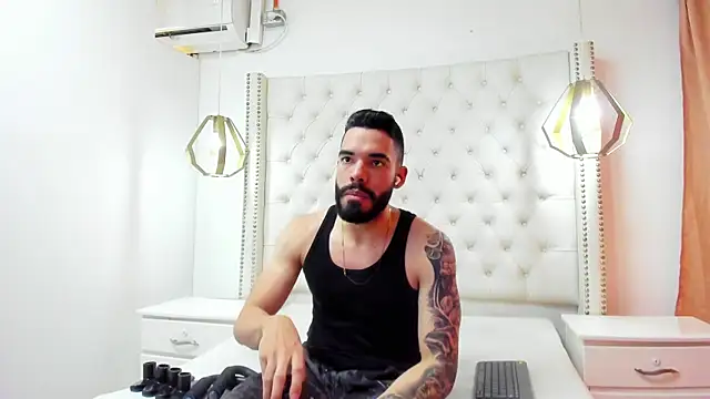 JEAN LEWIS2 online show from 04-06-26, 07:37