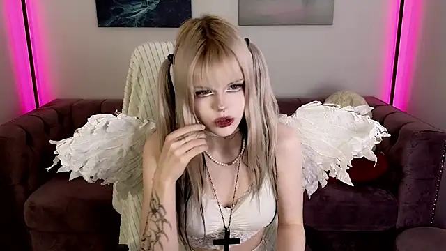 Snapshot of VitaMorphosis chatting on 03-26-26, 10:37 VitaMorphosis online show from 03-26-26, 10:37