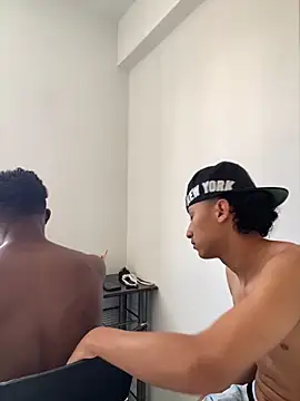 Snapshot of andres_007 chatting on 03-14-26, 04:56 andres 007 online show from 03-14-26, 04:56