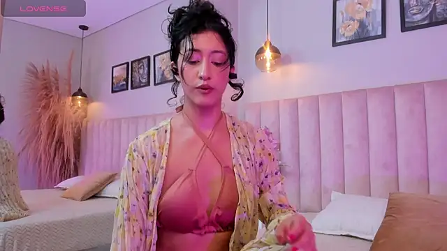 Snapshot of karoline_lux chatting on 03-13-26, 03:24 karoline lux online show from 03-13-26, 03:24