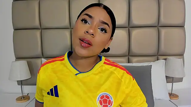 lilly williamss online show from 06-12-26, 04:11