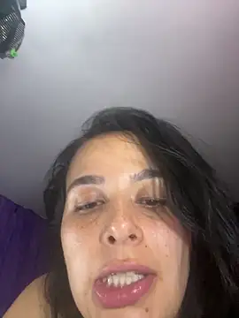 leila moretti online show from 04-25-26, 04:37