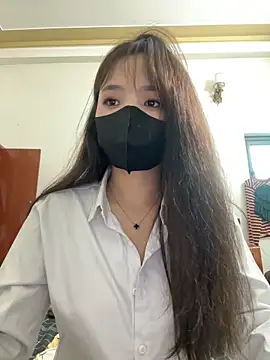 VyVy18 online show from 05-18-26, 05:24