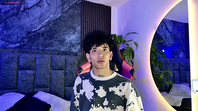 noah travis online show from 04-11-26, 01:04