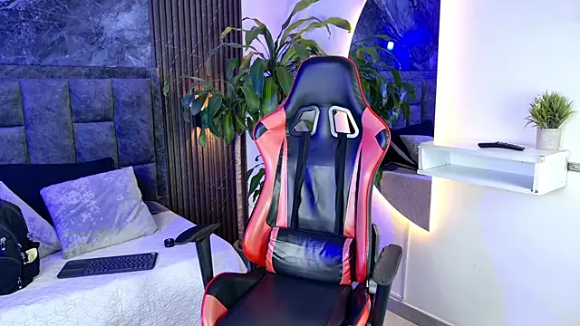 noah travis online show from 04-24-26, 01:35