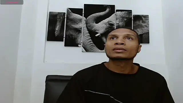 Snapshot of chrisramosv chatting on 03-12-26, 11:00 chrisramosv online show from 03-12-26, 11:00