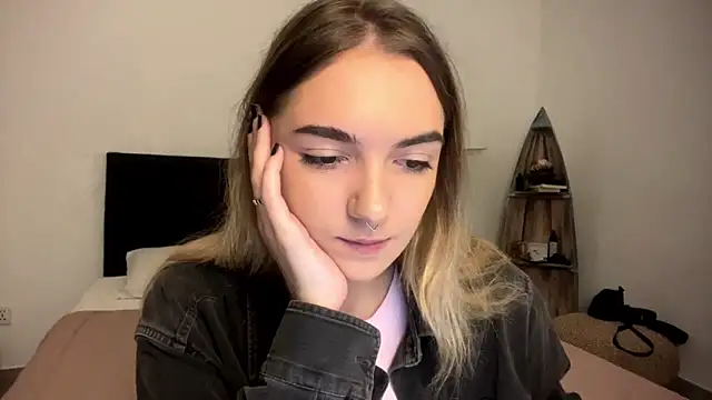 RoxyWet online show from 04-19-26, 01:21