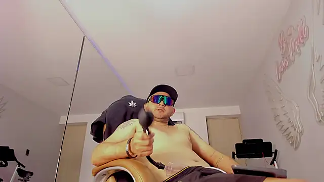 Snapshot of Zion_Shadow chatting on 03-14-26, 07:19 Zion Shadow online show from 03-14-26, 07:19