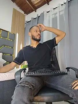 Oliver bigblack cock online show from 05-21-26, 07:21