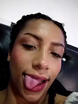 Snapshot of KattyBerryX chatting on 08-02-26, 10:41 KattyBerryX online show from 08-02-26, 10:41