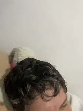 Snapshot of Theus26_ chatting on 04-19-26, 03:28 Theus26 online show from 04-19-26, 03:28