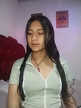 Snapshot of KarolaMendez chatting on 07-25-26, 01:04 KarolaMendez online show from 07-25-26, 01:04