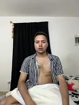 Snapshot of AxelDiors chatting on 03-12-26, 04:40 AxelDiors online show from 03-12-26, 04:40