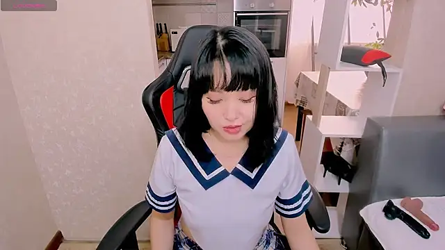 Snapshot of Akiko_Yun chatting on 10-14-25, 11:00 Akiko Yun online show from 10-14-25, 11:00