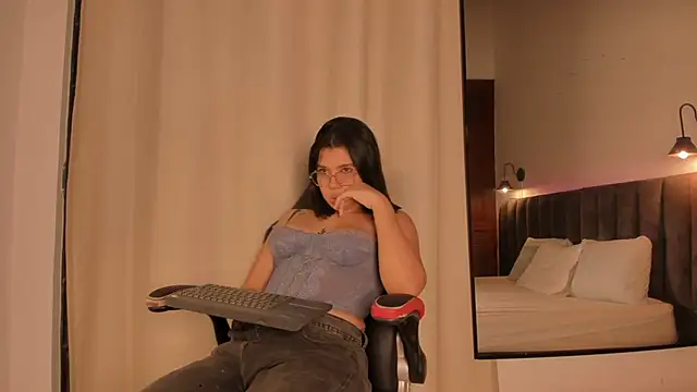 selena  smith1 online show from 03-14-26, 05:57