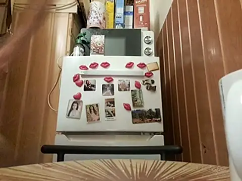 Snapshot of Ewelin7204 chatting on 03-14-26, 07:36 Ewelin7204 online show from 03-14-26, 07:36