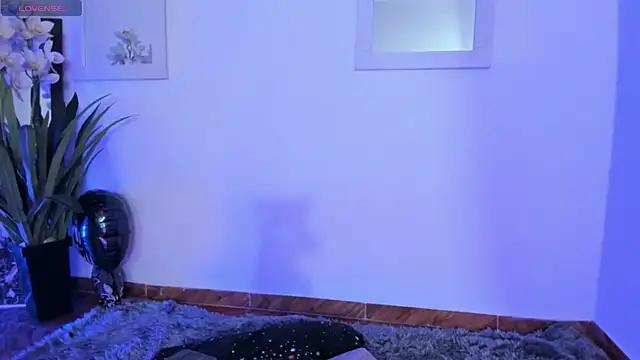 Dimitra hells online show from 04-25-26, 09:34