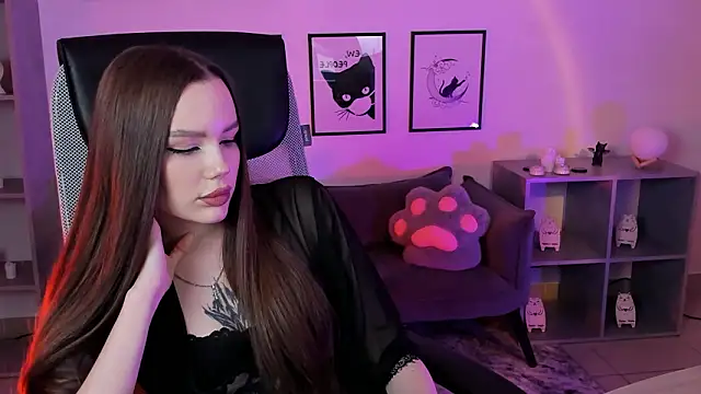 Snapshot of Bella__Hunters chatting on 03-12-26, 02:23 Bella Hunters online show from 03-12-26, 02:23