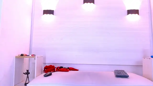 Brianna Roux online show from 03-27-26, 07:02