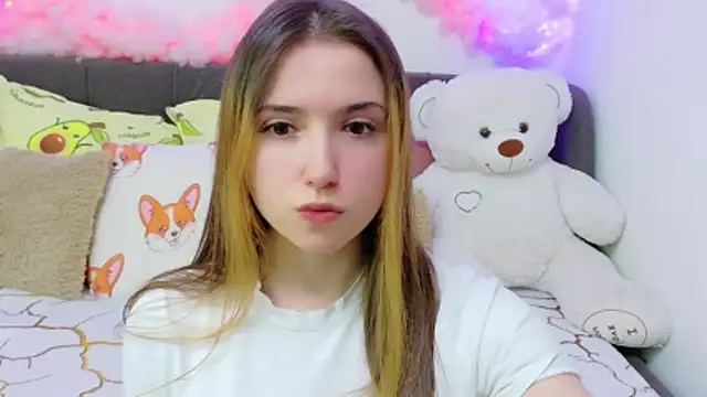 Snapshot of LeenMoonie chatting on 03-31-26, 08:31 LeenMoonie online show from 03-31-26, 08:31