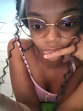 Snapshot of marialuiza2027 chatting on 06-02-26, 11:12 marialuiza2027 online show from 06-02-26, 11:12