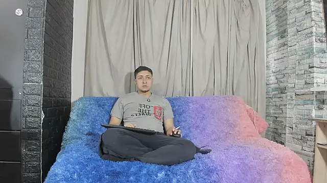 NoahAndBunny online show from 04-28-26, 11:48