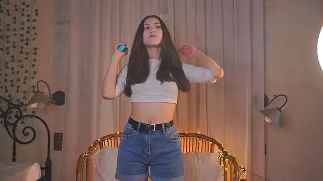 WanetaKyer online show from 04-11-26, 03:11