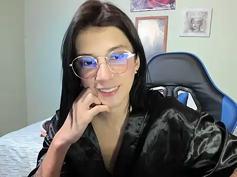 EvelinSerrato444 online show from 04-17-26, 12:46