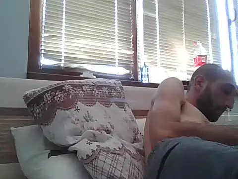 stiven121312 online show from 08-02-26, 12:03