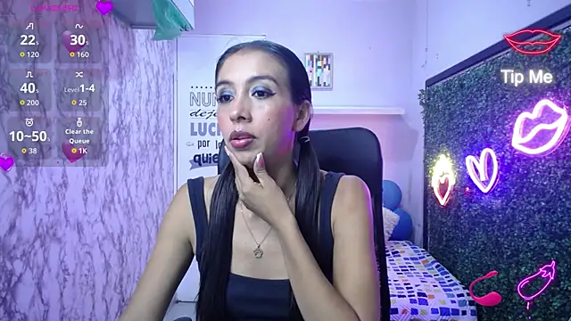 Snapshot of sandra_petite19 chatting on 07-12-26, 04:03 sandra petite19 online show from 07-12-26, 04:03