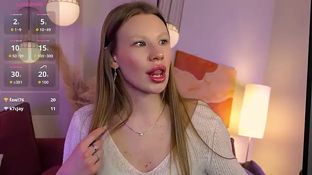 Snapshot of MayMalone chatting on 03-13-26, 10:05 MayMalone online show from 03-13-26, 10:05