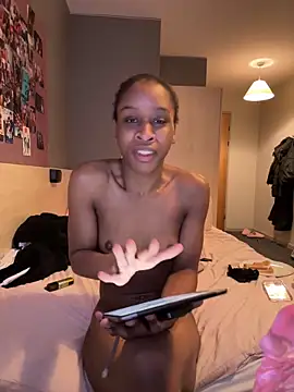 Snapshot of Halligirl chatting on 03-13-26, 01:51 Halligirl online show from 03-13-26, 01:51