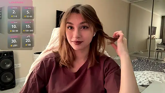 Snapshot of Olivia_132 chatting on 03-15-26, 10:43 Olivia 132 online show from 03-15-26, 10:43