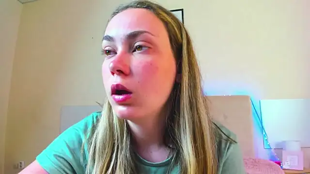 MelanieCuty online show from 06-15-26, 05:53