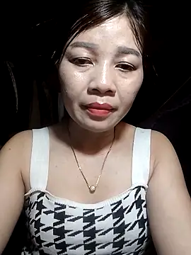 Yiyi102300 online show from 04-08-26, 01:33