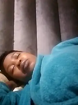 Prettylicou online show from 04-28-26, 10:59