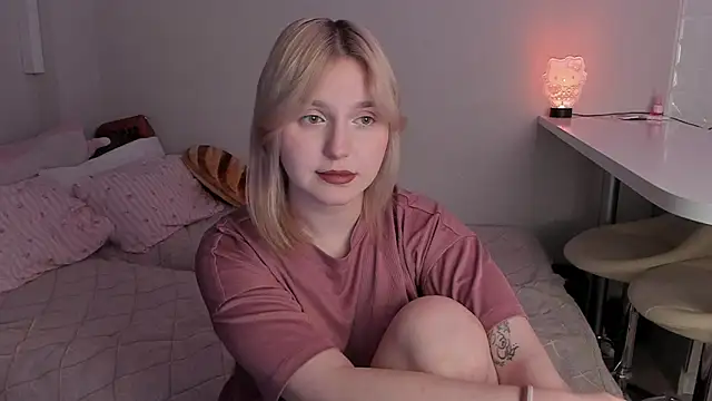 Snapshot of dewpointtt chatting on 03-18-26, 07:06 dewpointtt online show from 03-18-26, 07:06