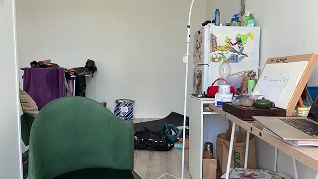 rommmika online show from 04-24-26, 01:46