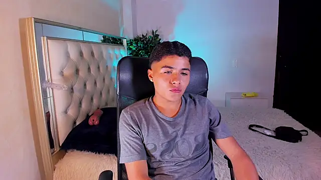 Liam Dustin online show from 06-04-26, 08:59