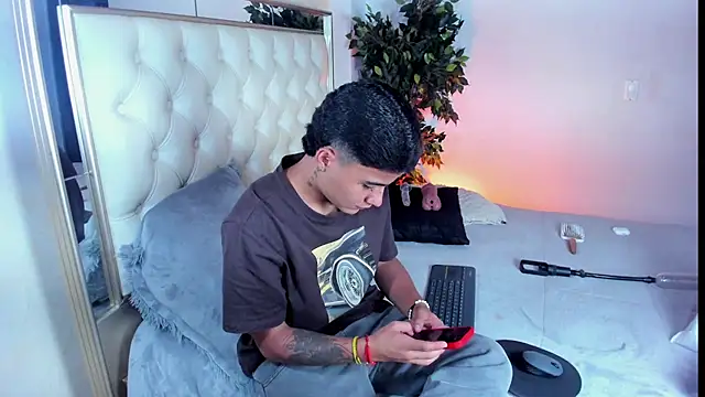 Liam Dustin online show from 07-21-26, 07:49
