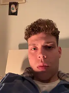 Snapshot of Fresh27ita chatting on 03-15-26, 03:23 Fresh27ita online show from 03-15-26, 03:23