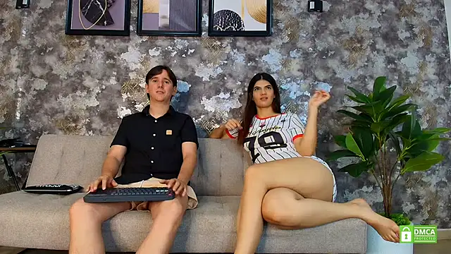 Mariana and Ronny online show from 06-22-26, 04:53